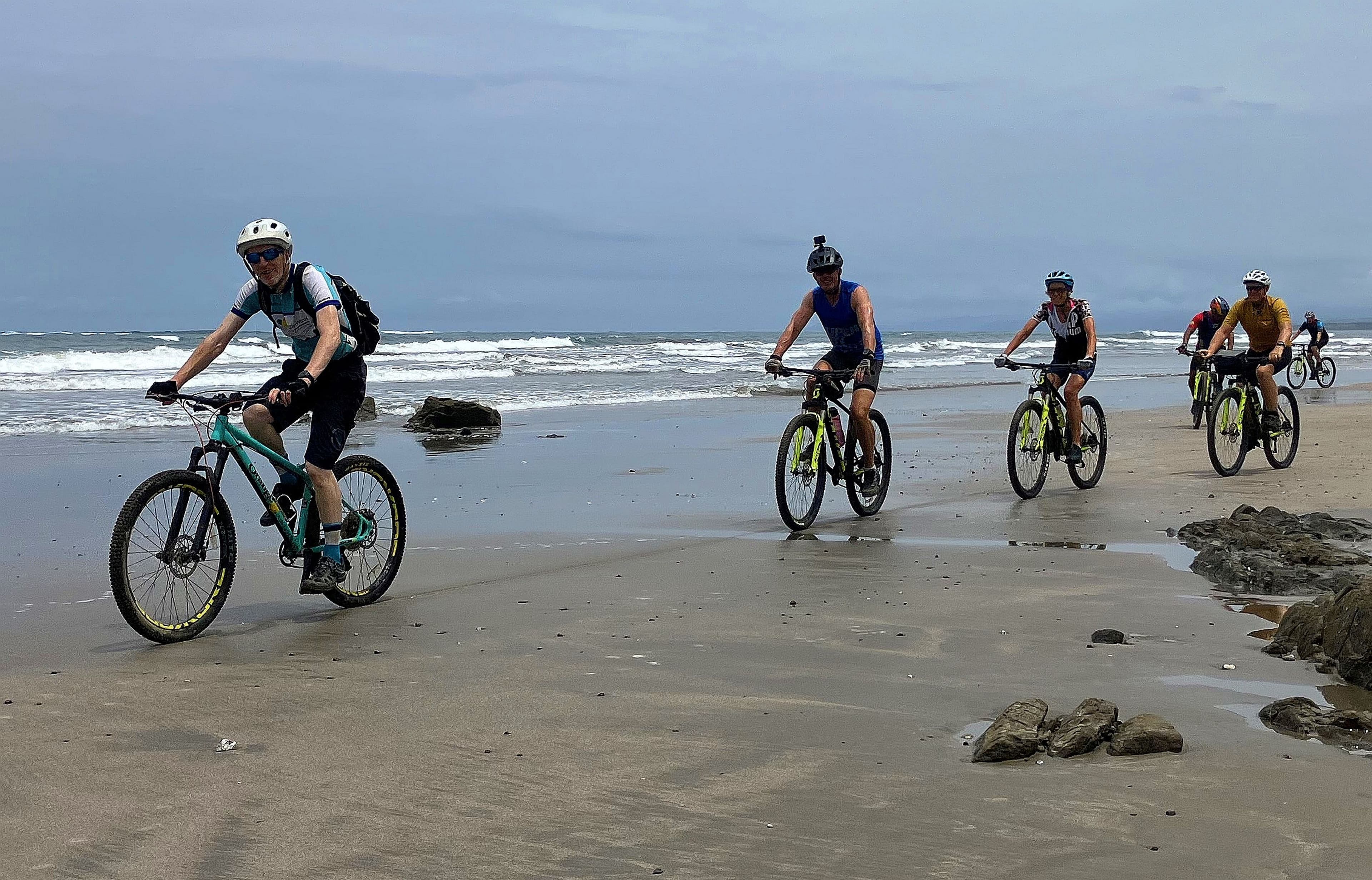 Abenteuer Costa Rica: Mountainbike-Tour durch Regenwald & Vulkanlandschaften