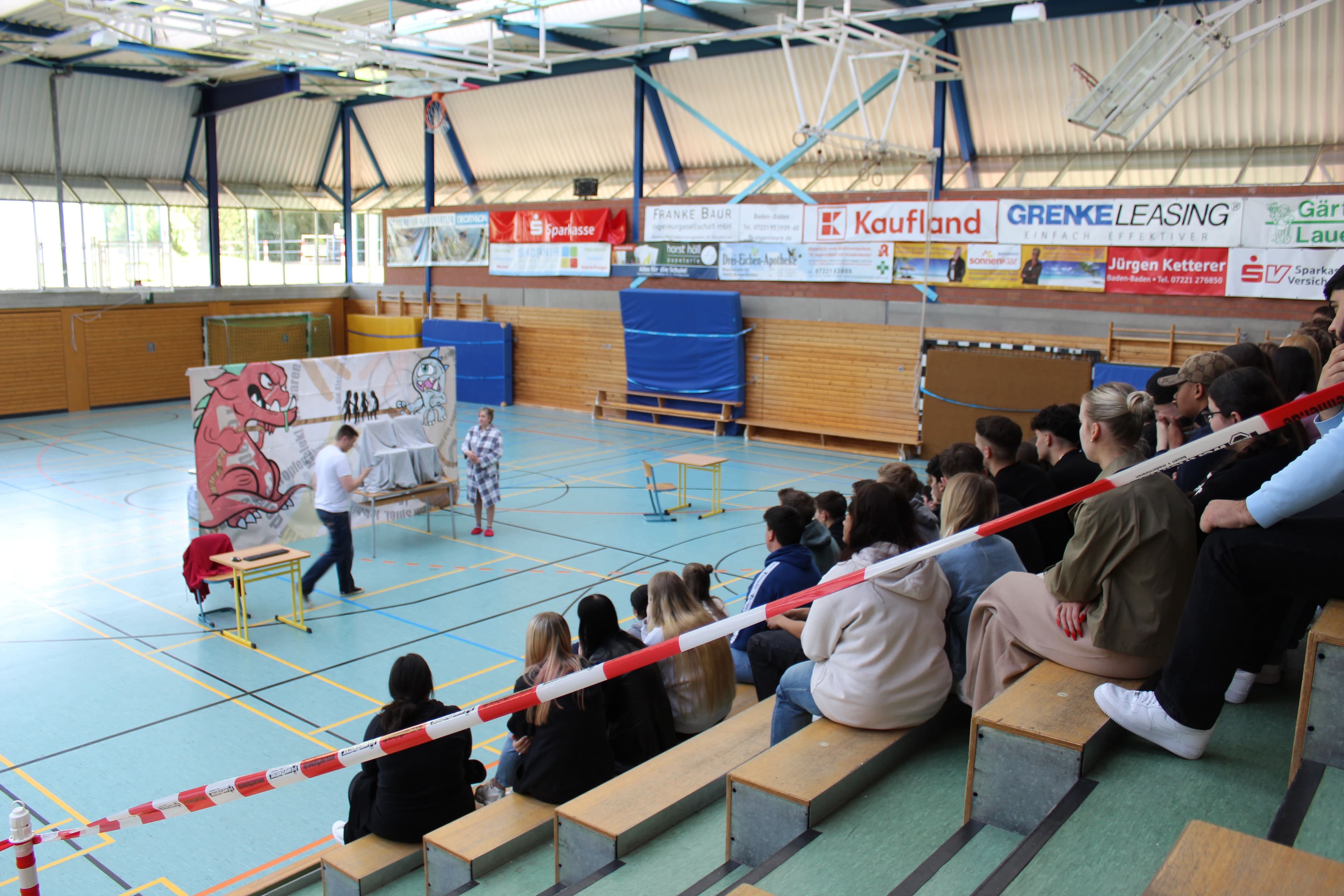 Beindruckende Theateraufführung an der Robert-Schuman-Schule