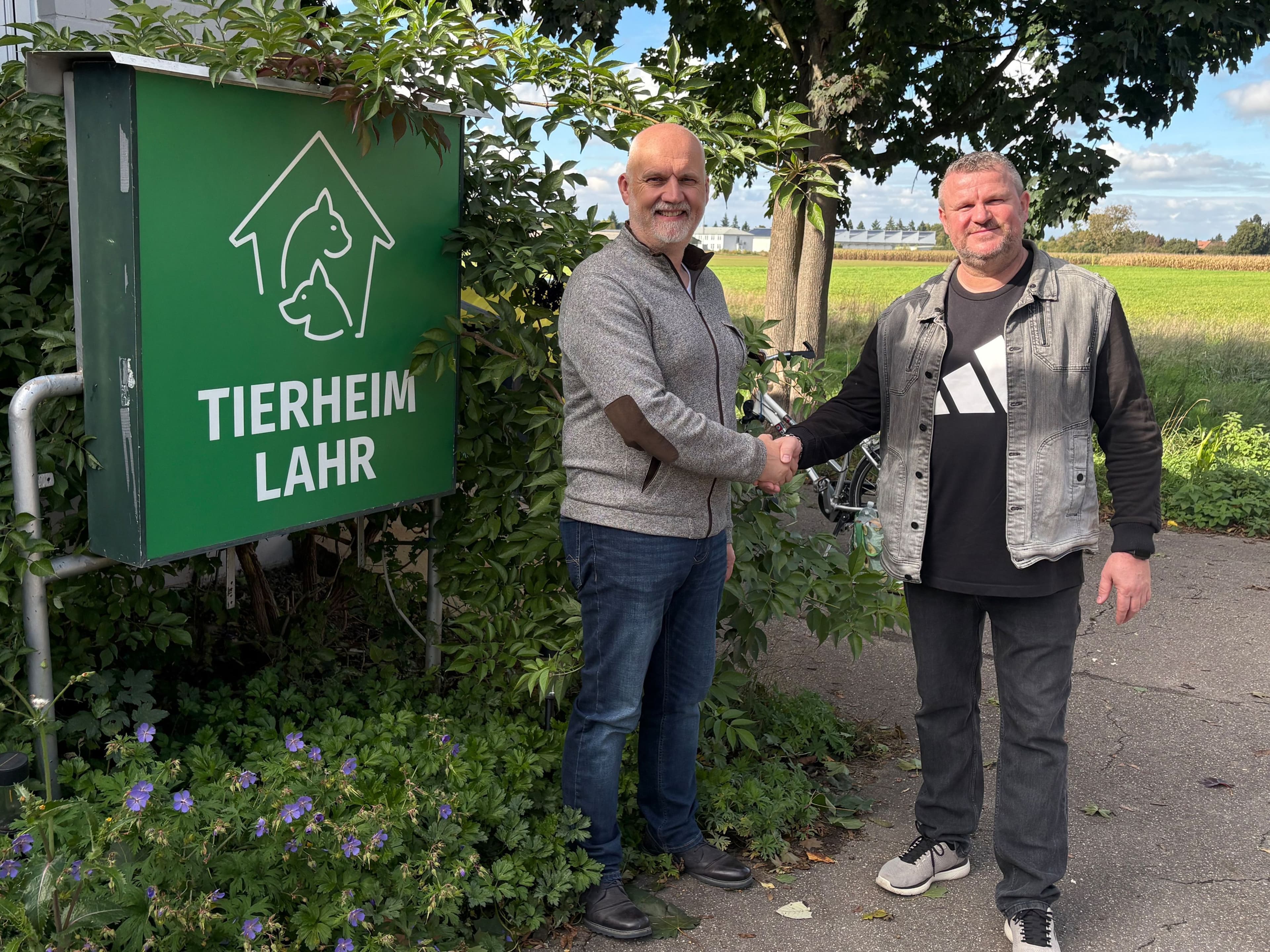 Erster Hundebadetag im Lahrer Terrassenbad begeistert