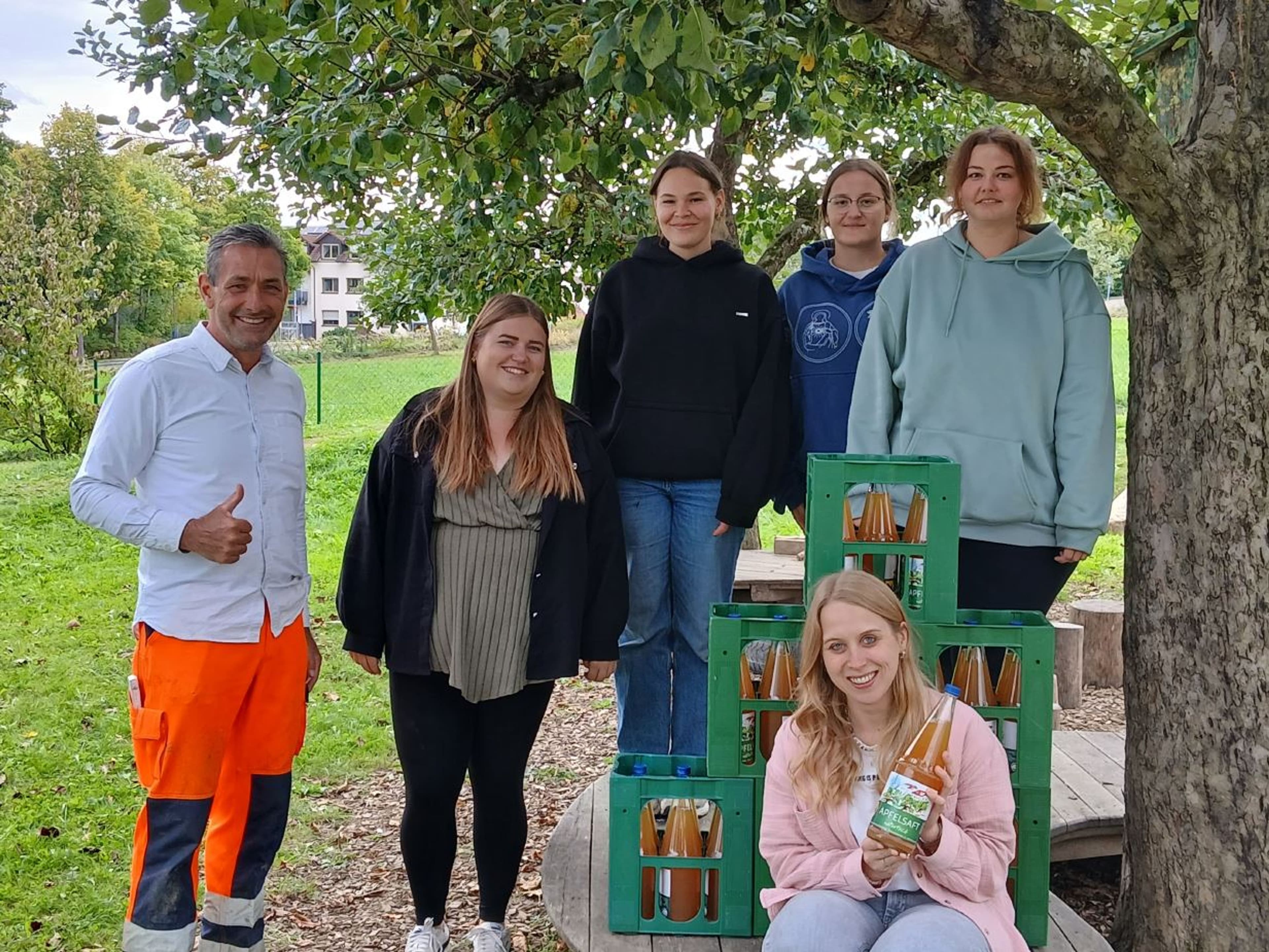 Frischer Apfelsaft für Schmaleggs Kindergarten