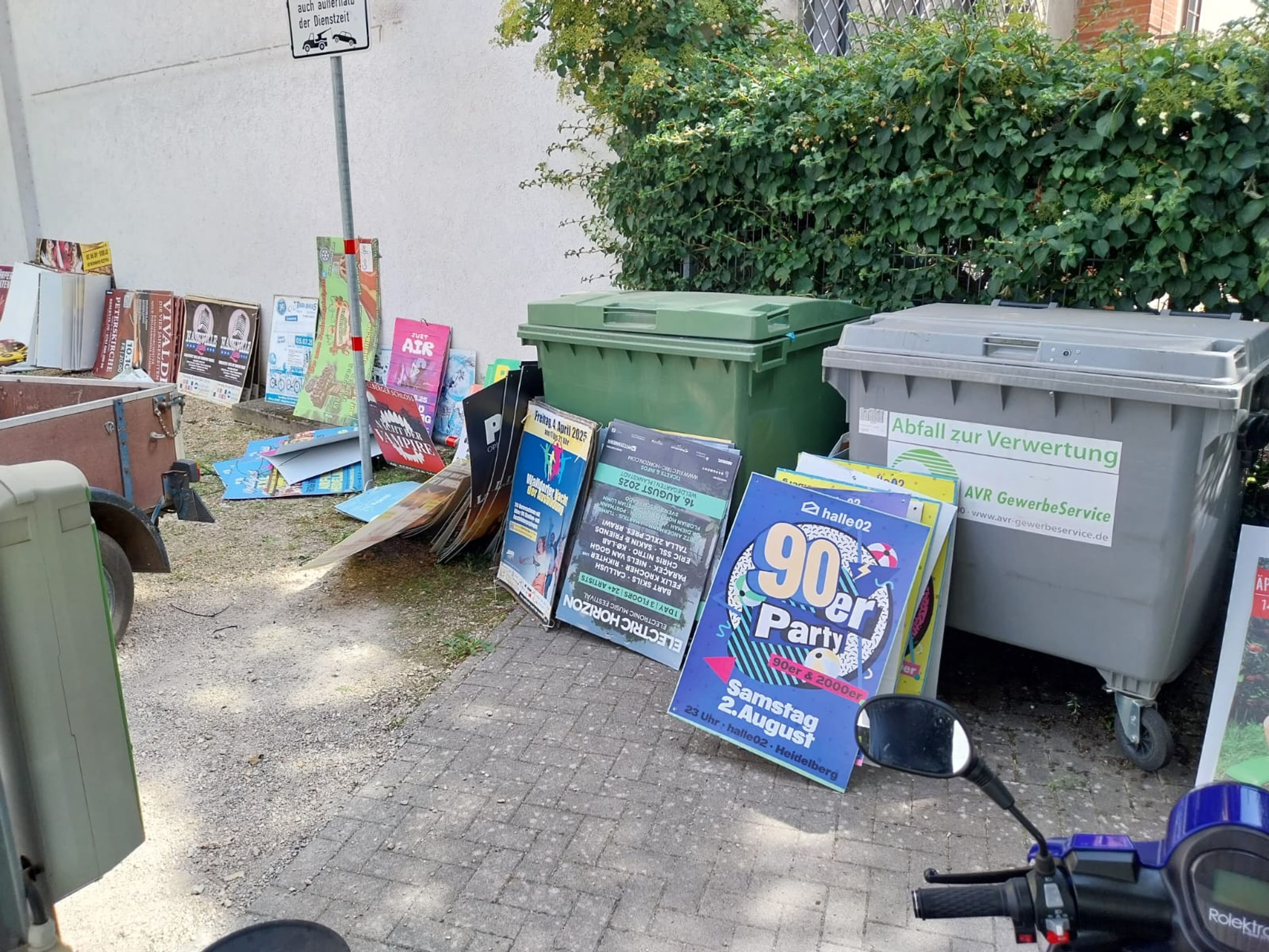Illegale Plakate in Schwetzingen: Stadt greift durch