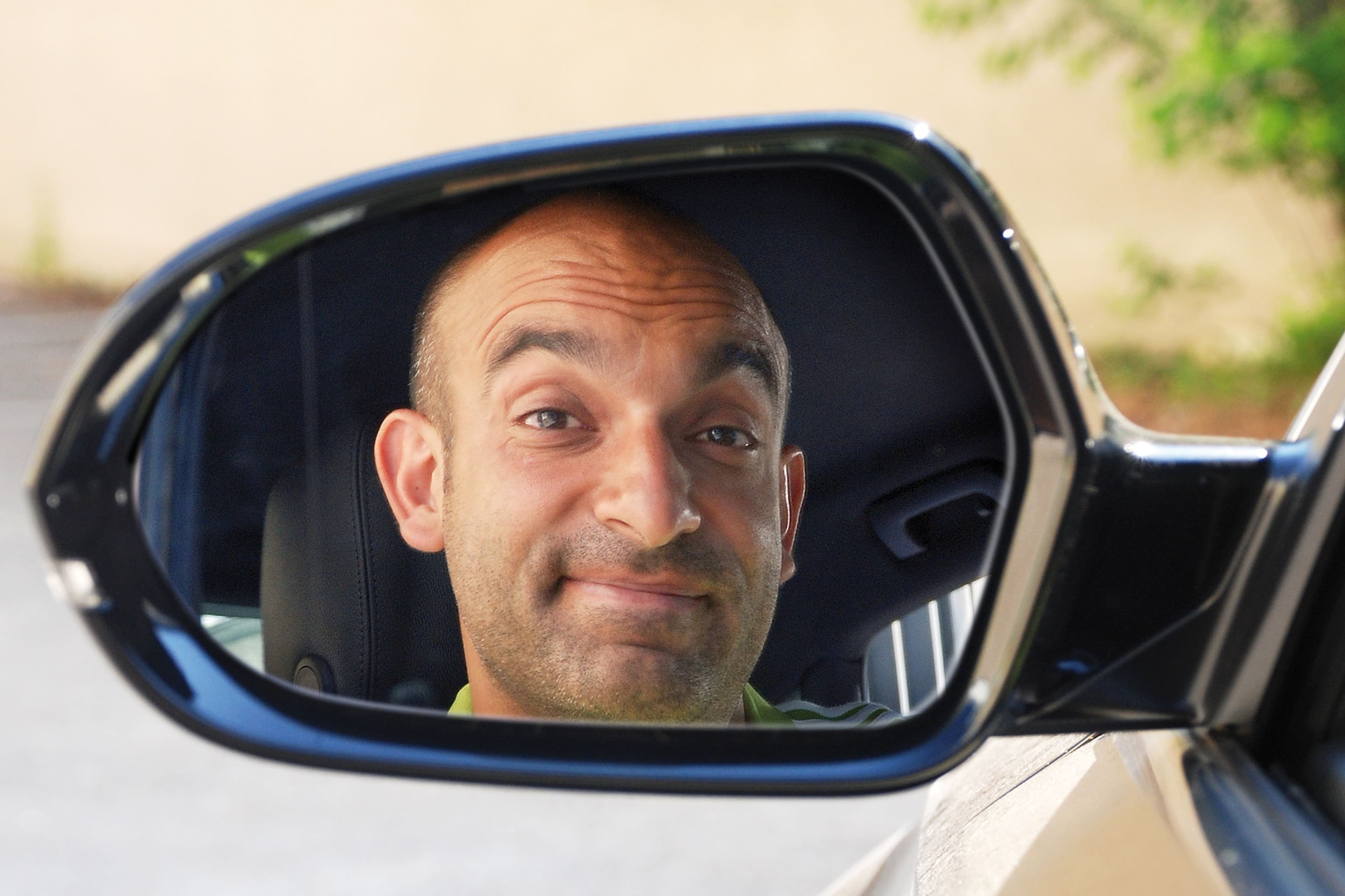Lachen über 2025: Django Asül in Hemsbach