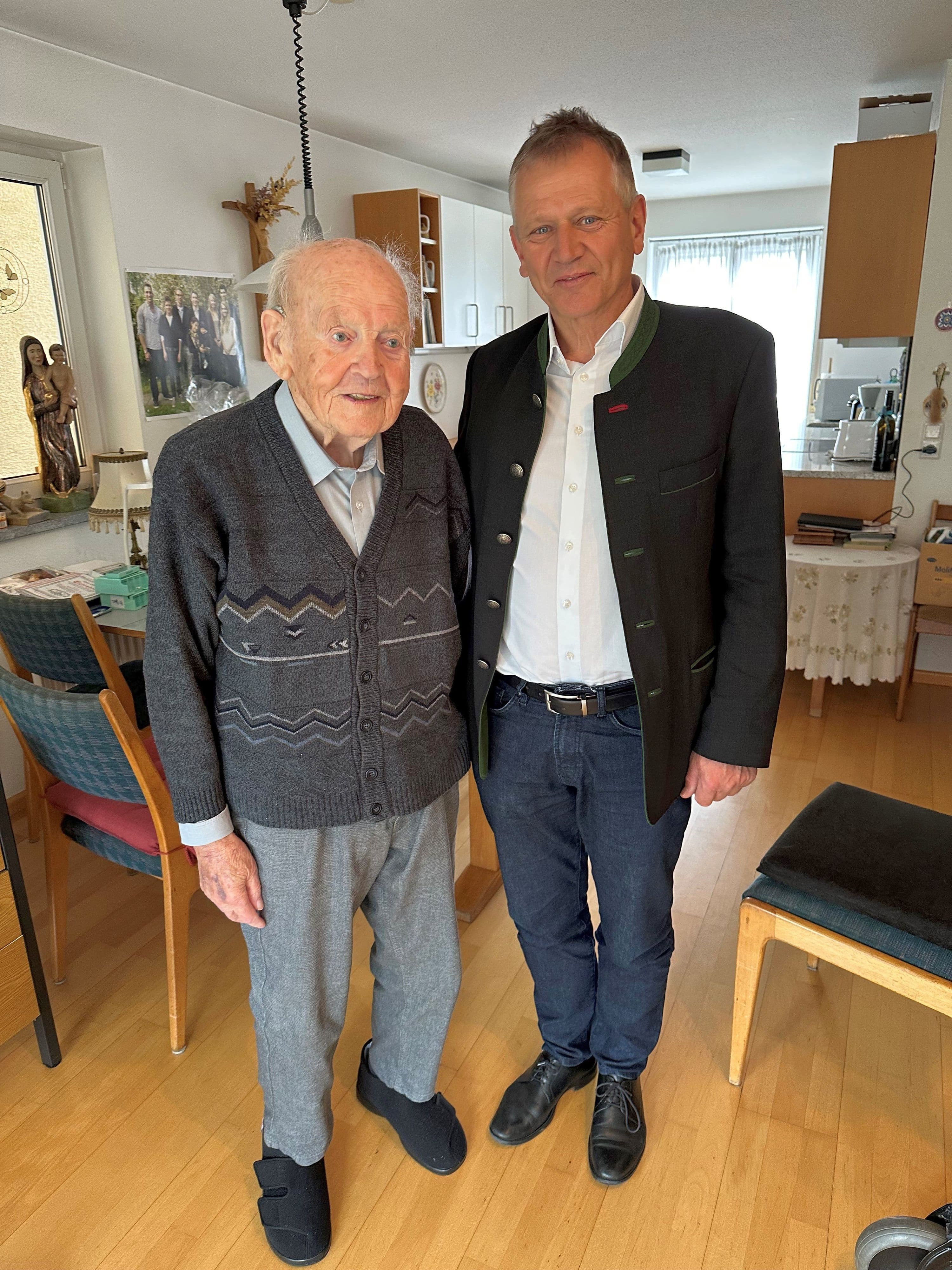 Lebensfreude im Alter: Josef Heinz wird 104 Jahre jung