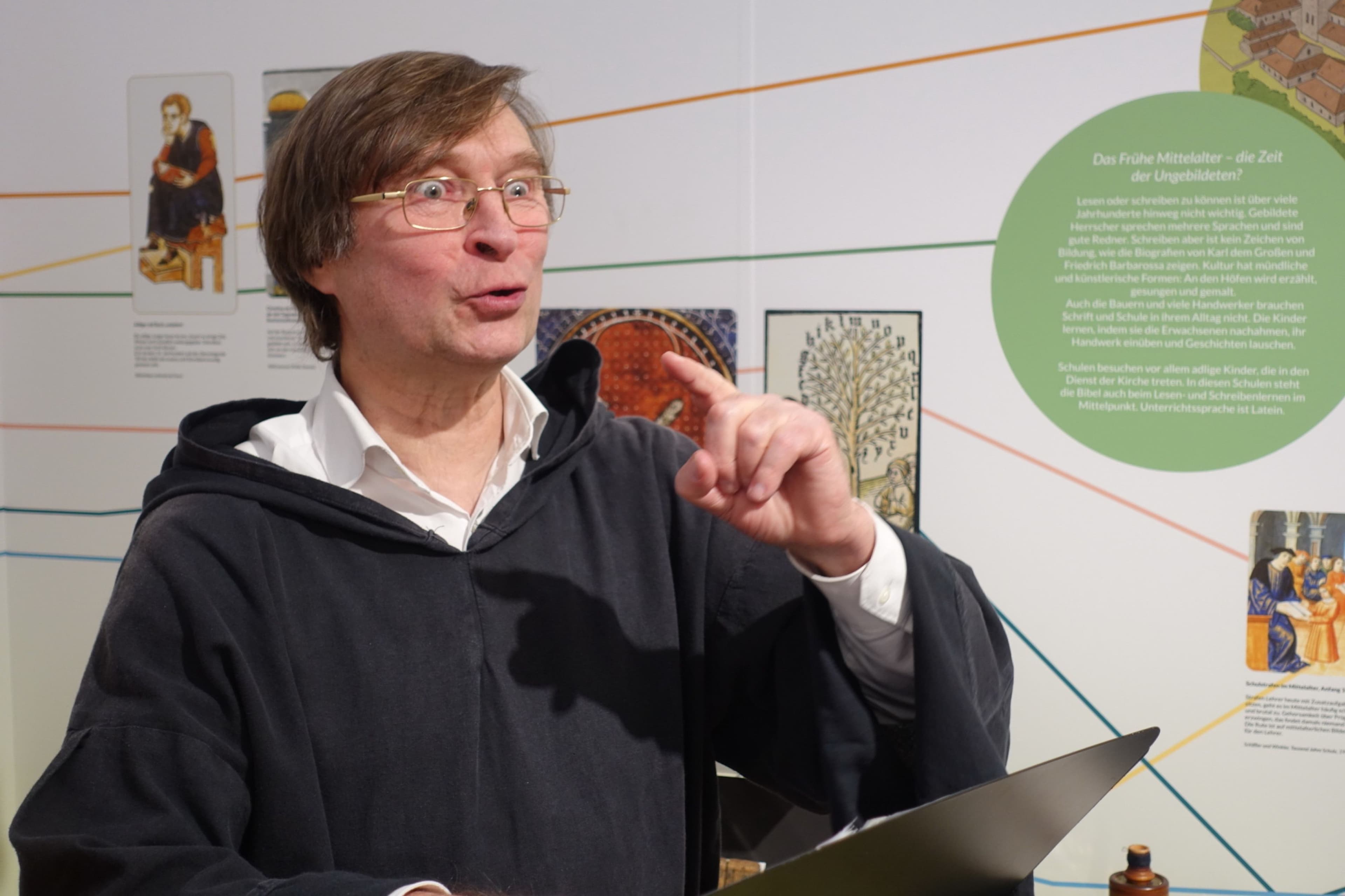 Mittelalterliche Lesung mit Musik im Schulmuseum