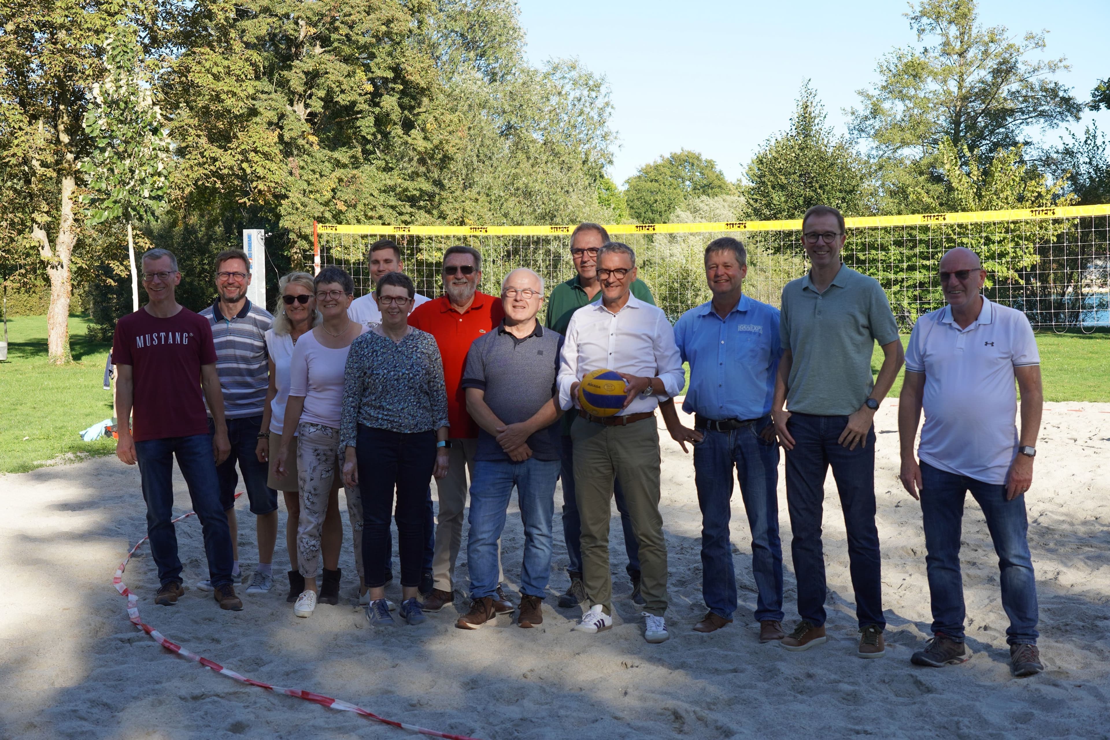 Neuer Beachvolleyballplatz am Waldmattensee eröffnet