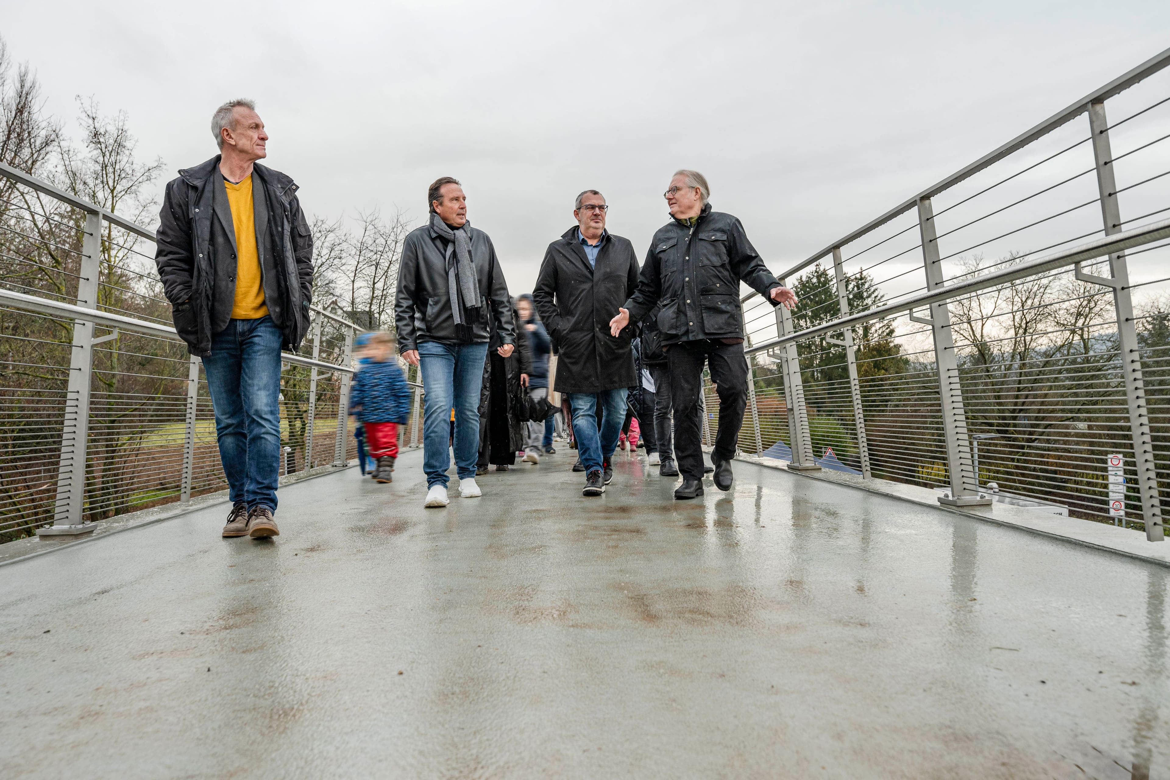 Neuer Steg verbindet Stadtteile: Ein Meilenstein für urbane Entwicklung