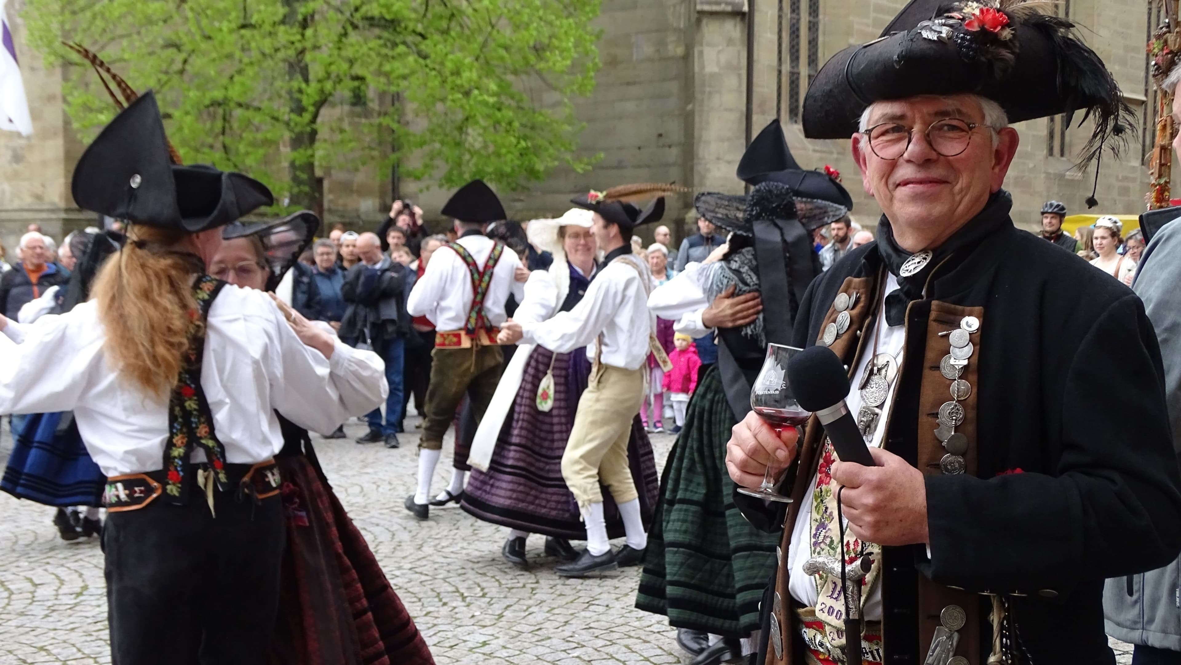 Öhringen feiert neues Maibaumfest