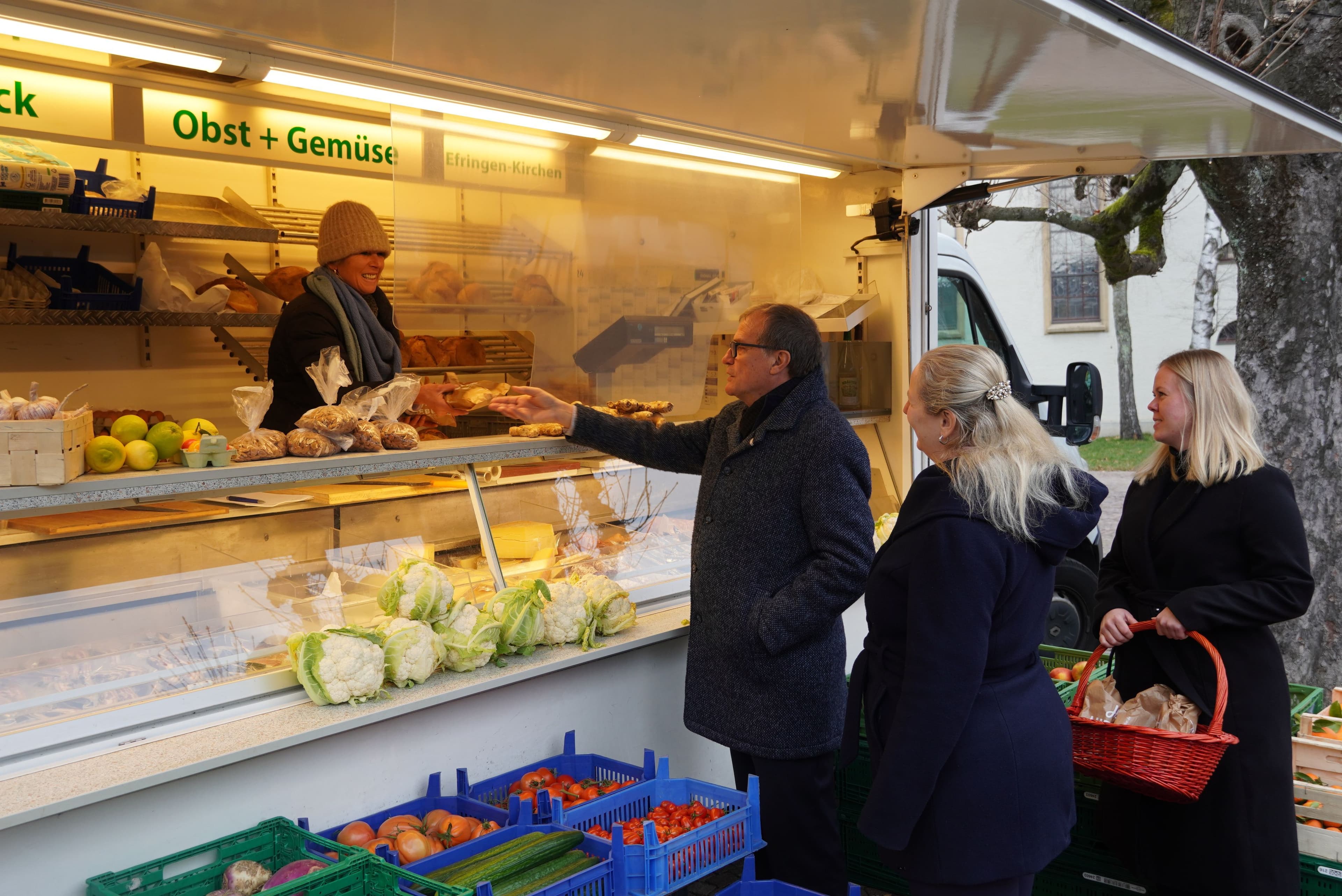 Stadt ehrt Marktbeschicker mit traditionellem Grättimann