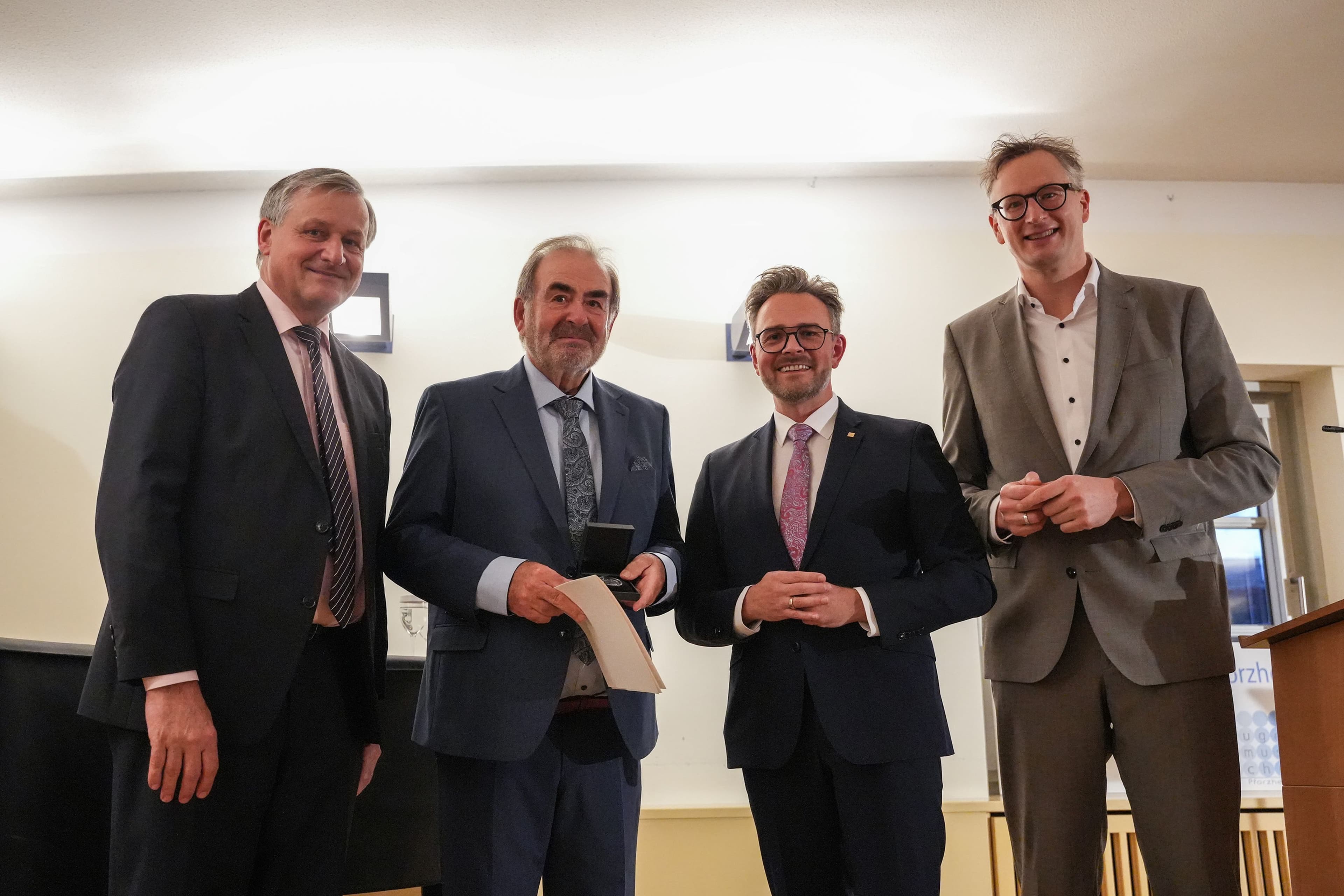 Staufermedaille für Wolfgang Berger
