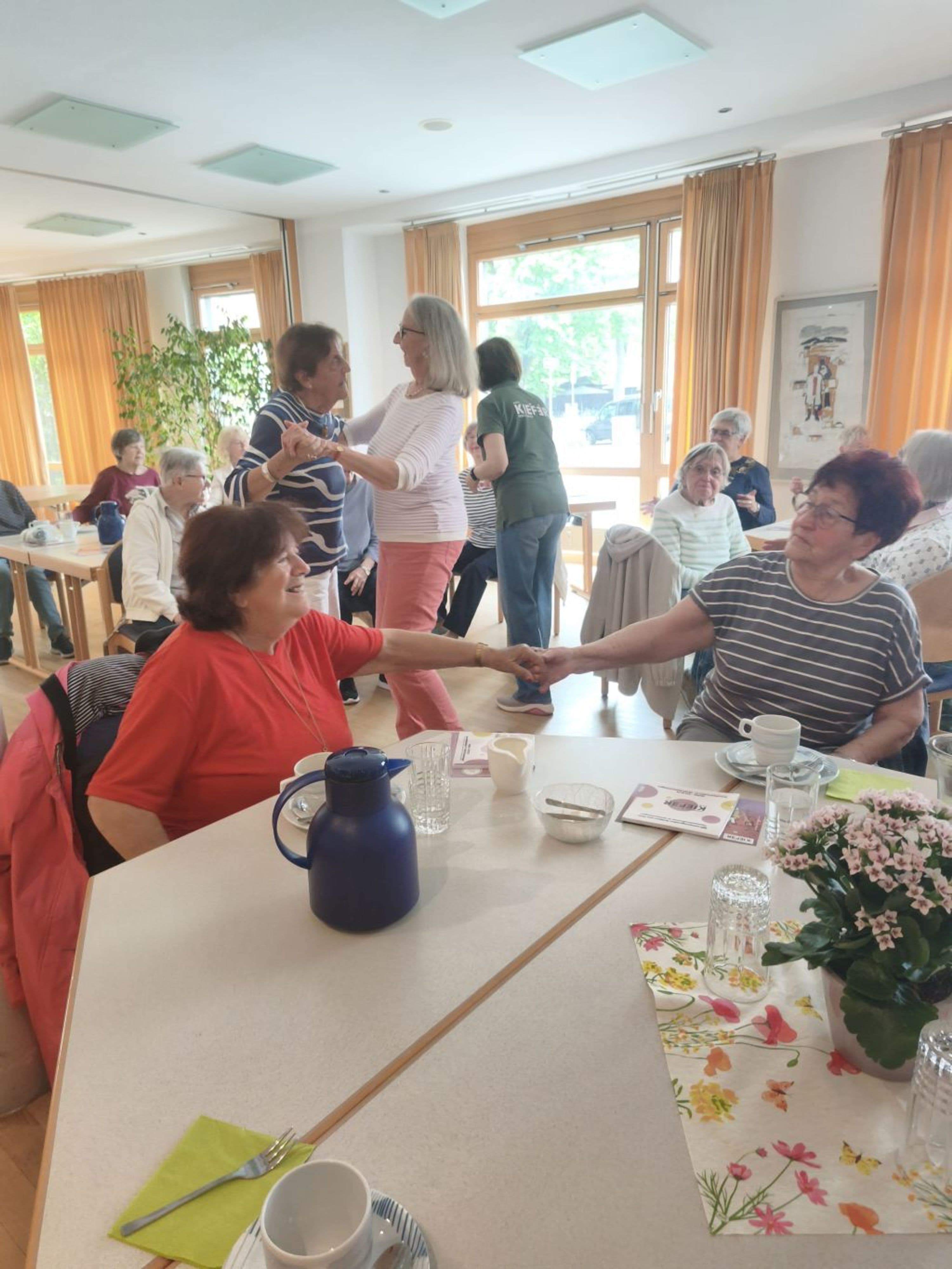 Tanznachmittag begeistert im Hildacafé