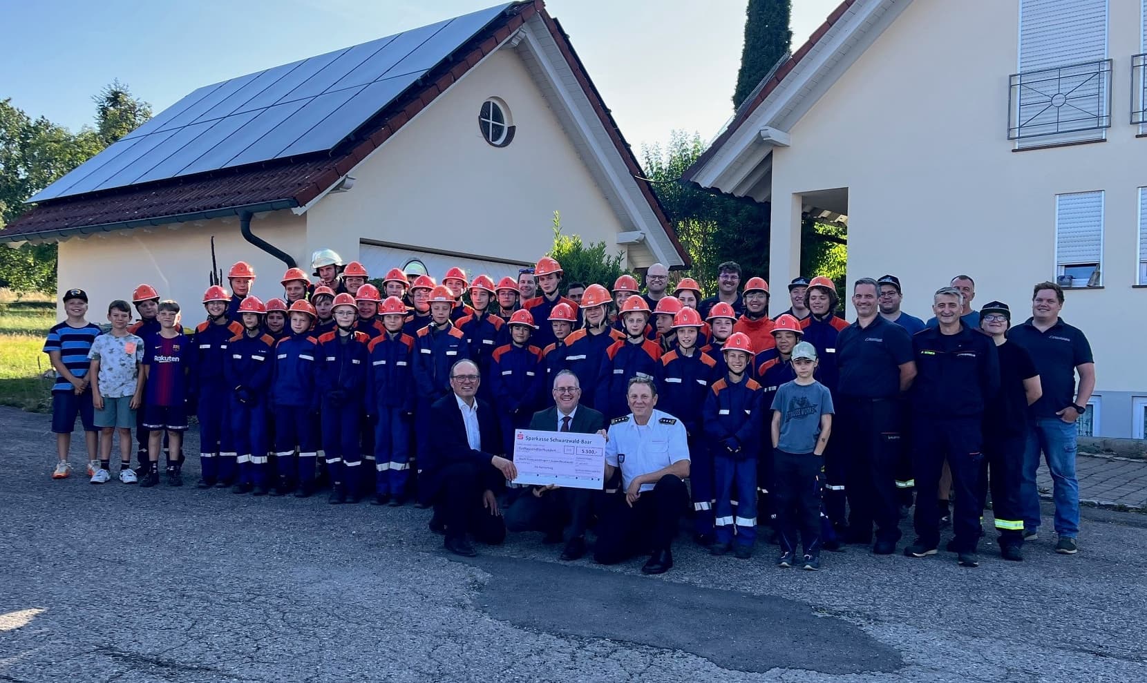 Jugendfeuerwehr Donaueschingen erhält 5.500 Euro aus dem PS-Sparen der Sparkasse