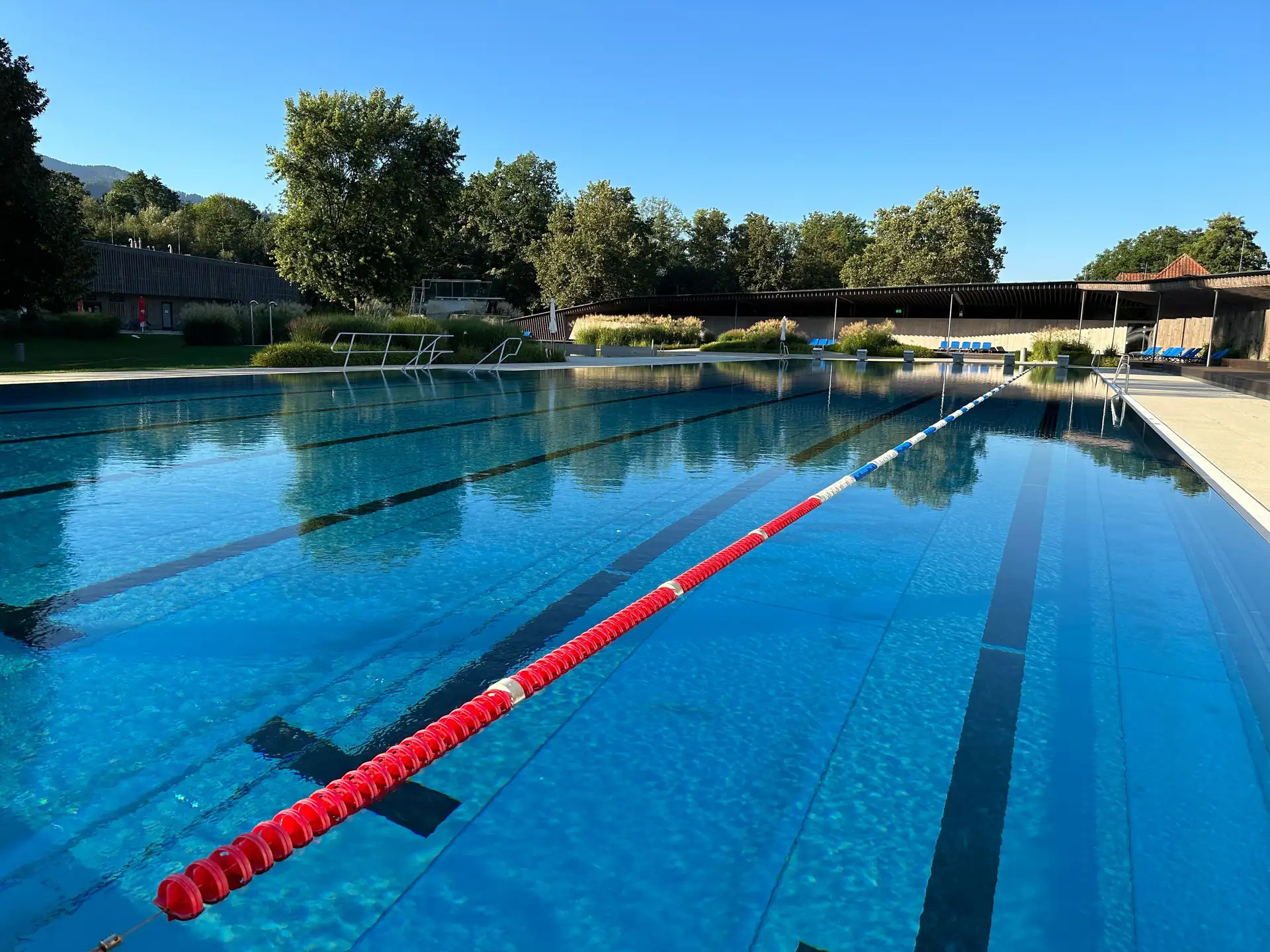 Kurzmitteilung: Freibad Waldkirch startet am 1. Mai
