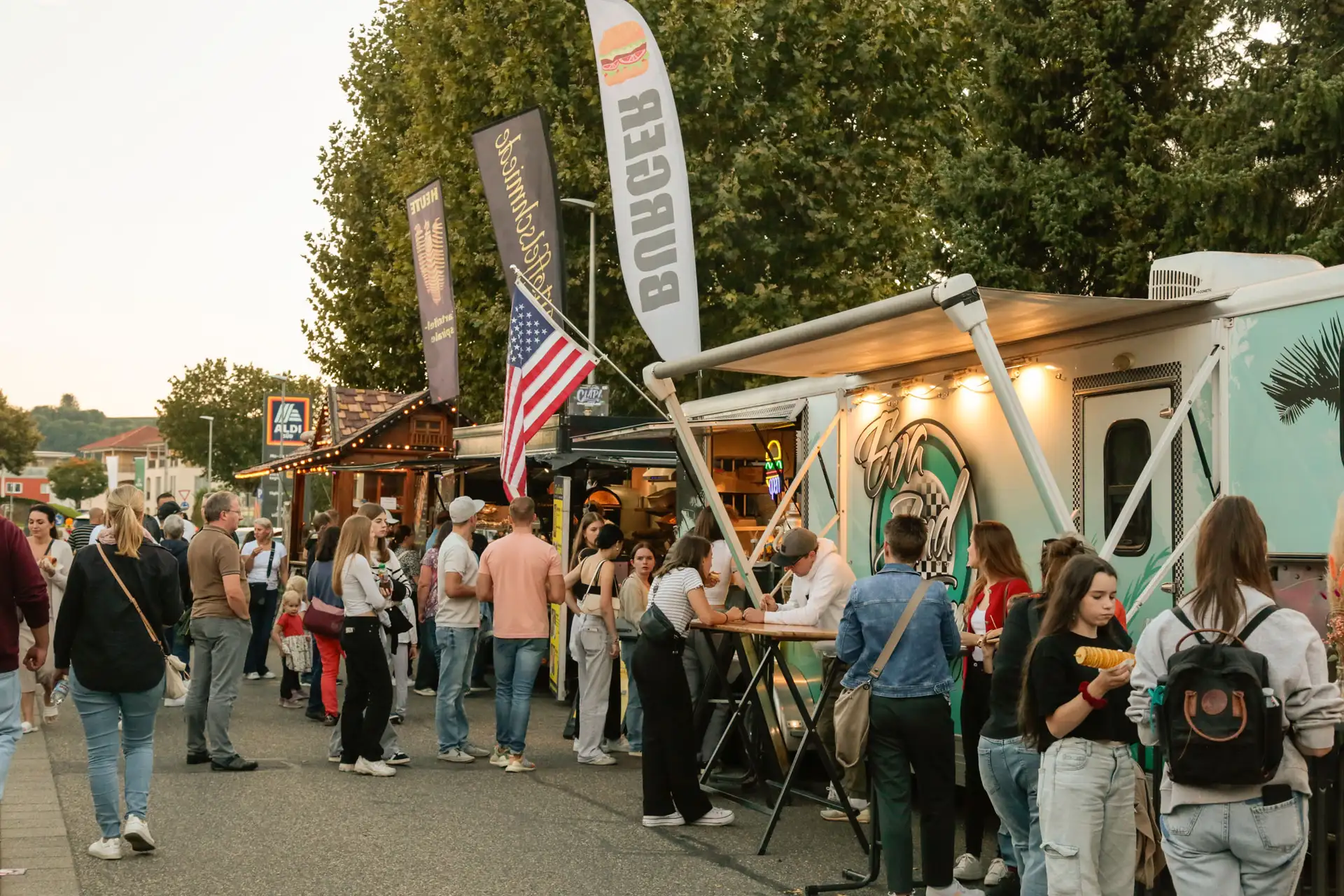 Foodtruck-Festival in der Tullastraße: Essen, Getränke und Live-Musik in Ettenheim