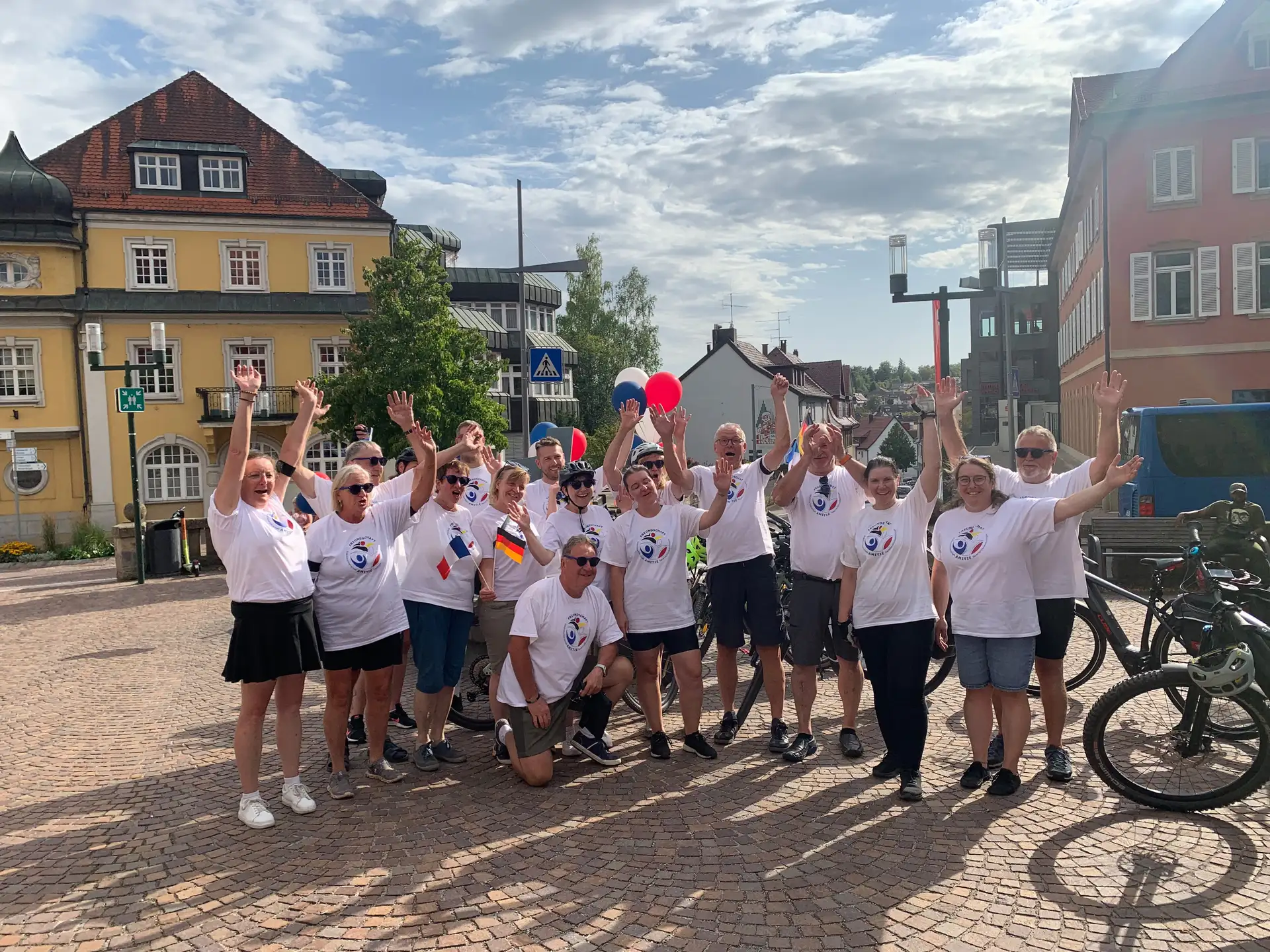 Empfang für die deutsch-französische Radsportgruppe auf dem Rathausplatz
