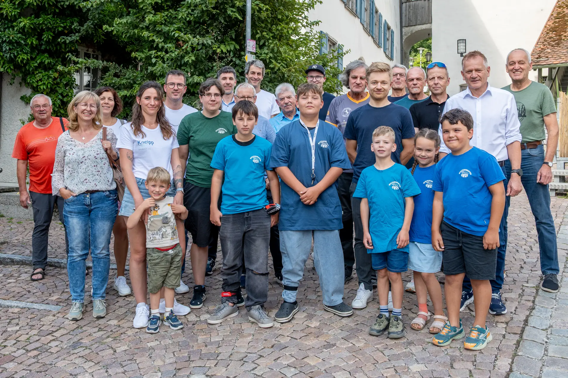 Einige der ausgezeichneten Teilnehmenden des STADTRADELN 2026. Die beigefügten Bilder können honorarfrei im direkten Zusammenhang mit dieser Pressemitteilung verwendet werden. Ein erweitertes Nutzungsrecht erfordert unsere Zustimmung. Große Kreisstadt Leutkirch im Allgäu Pressemitteilung 29.07.2026